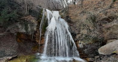 Экскурсии в `Водопад Джур-Джур` из Мирного
